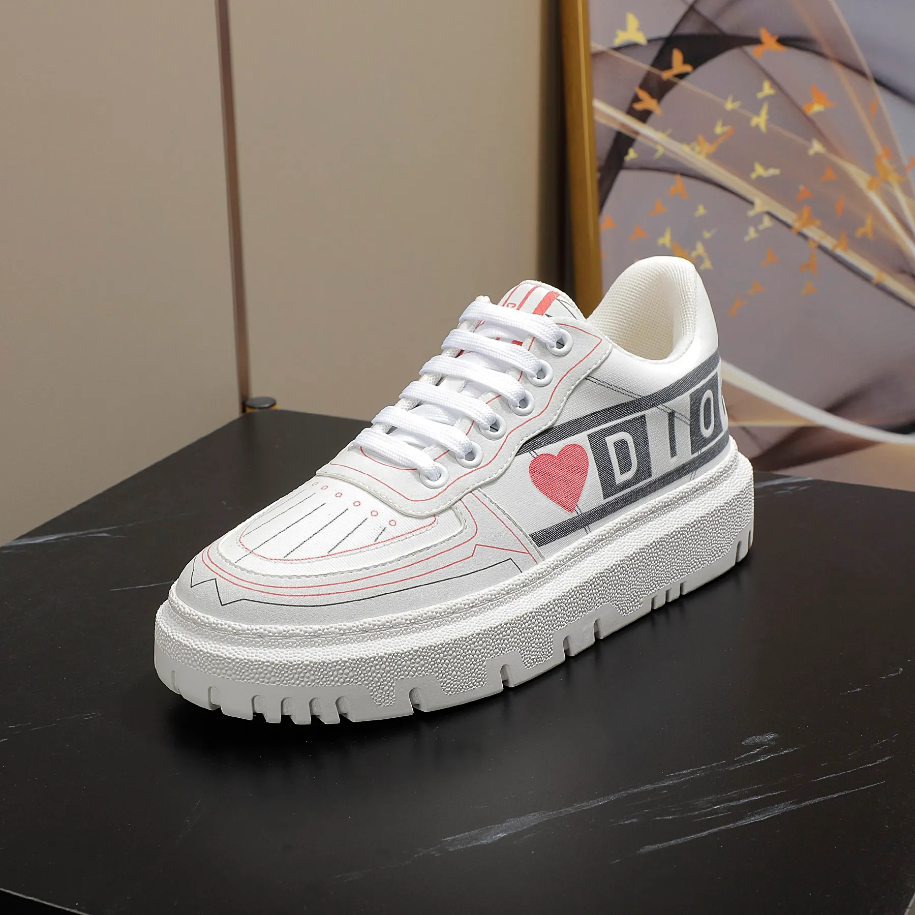 👟👟Ex-factory price 480👟👟 2021ssDior shell-toe casual white shoes, the latest letter strip layout with luminous colors, the same style as the ready-to-wear series 1️⃣Original mold opening 2️⃣Original cowhide➕Breathable mesh lining 3️⃣TPU evacuation outsole 4️⃣Injection-molded latex cowhide feet 5️⃣Full set of packaging at the counter, code number 35-40 (41 can be customized)